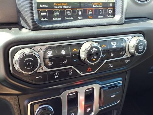 Certified 2023 Jeep Wrangler Sport AWD/4WD image 21