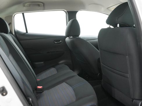 Used 2018 Nissan Leaf SV w/ SV Technology Package FWD image 13