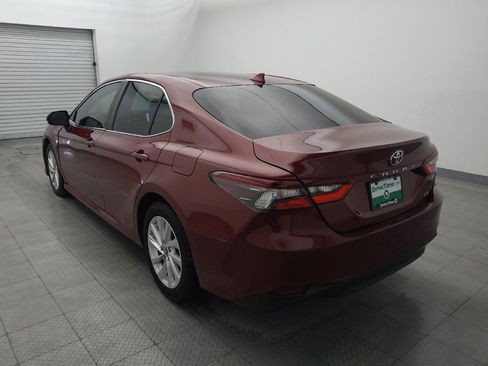 Used 2021 Toyota Camry LE image 5