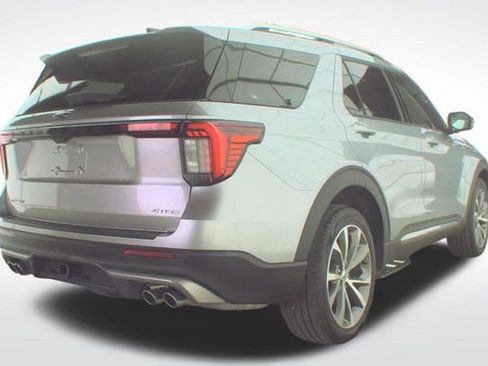 Used 2025 Ford Explorer Platinum w/ Ultimate Package image 4