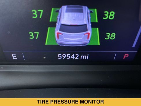 Certified 2023 Cadillac XT6 Premium Luxury FWD image 4