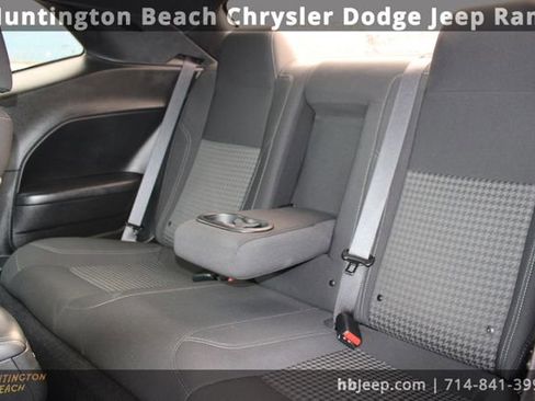 Used 2019 Dodge Challenger SXT image 37