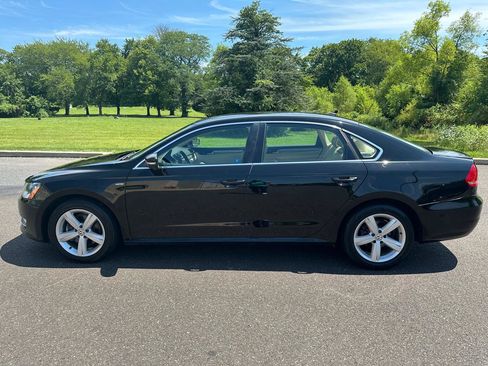 Used 2015 Volkswagen Passat 1.8T Limited Edition FWD image 9