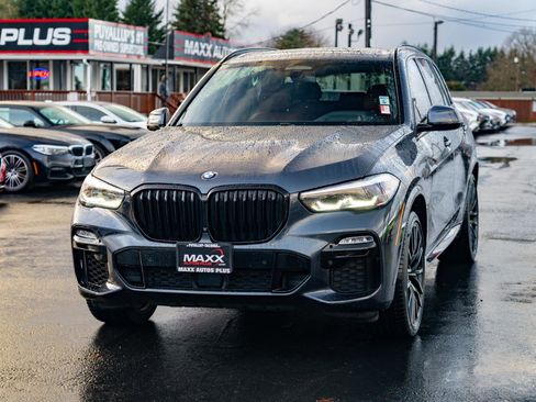 Used 2021 BMW X5 M50i image 4