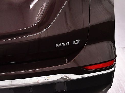 Used 2020 Chevrolet Equinox LT image 11