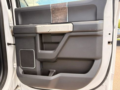 Used 2022 Ford F250 4x4 Crew Cab Super Duty image 9