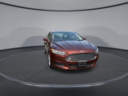 Used 2016 Ford Fusion SE FWD image 3