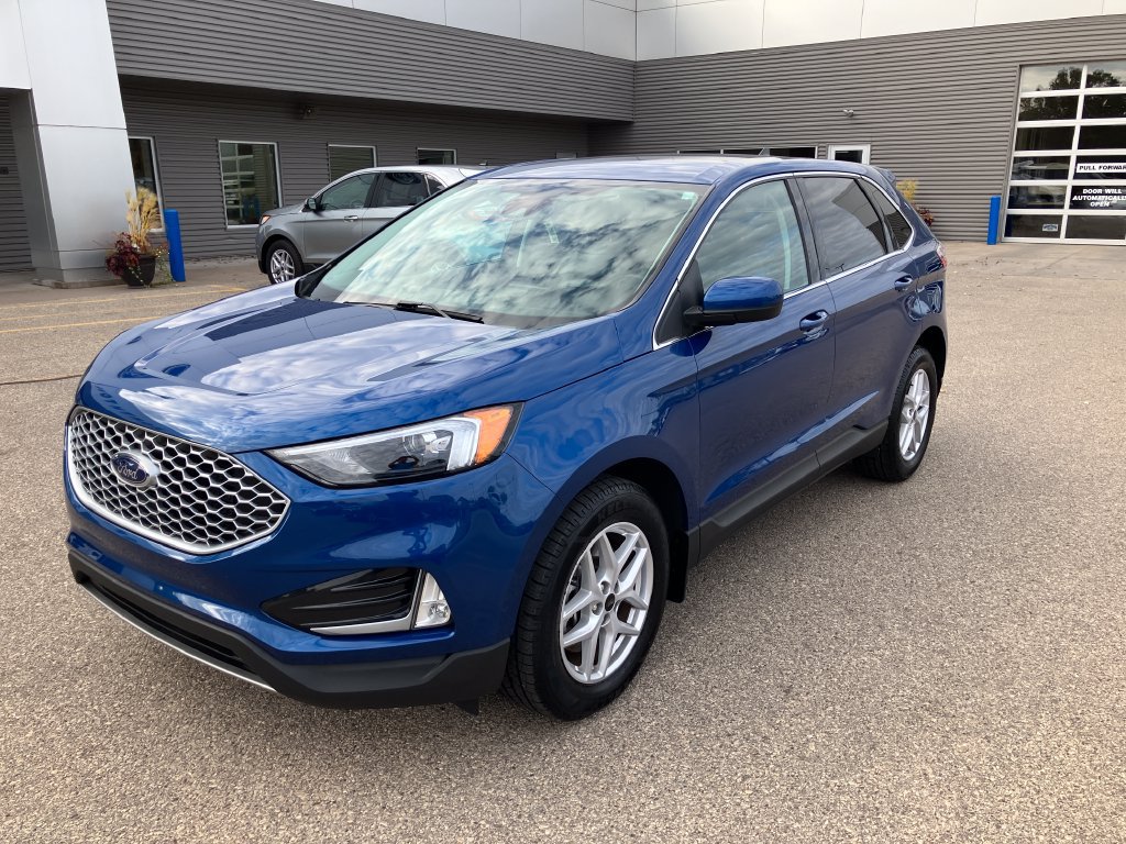 Used 2024 Ford Edge SEL w/ Convenience Package AWD/4WD image 4