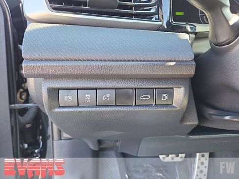 Used 2025 Toyota Camry SE FWD image 17