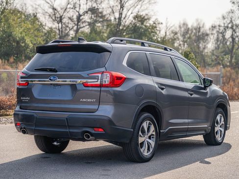Used 2024 Subaru Ascent Premium w/ Convenience Package image 7