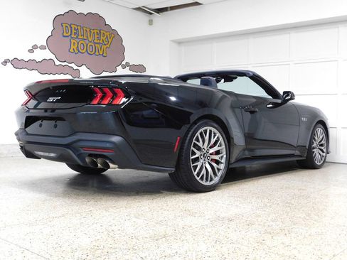 Used 2026 Ford Mustang GT Premium RWD image 9