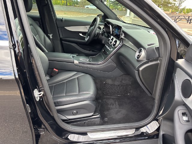 Used 2020 Mercedes-Benz GLC 300 image 19