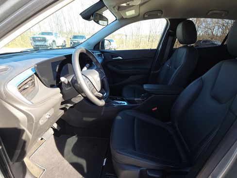 Certified 2024 Buick Encore GX Sport Touring w/ Black Roof Package image 15