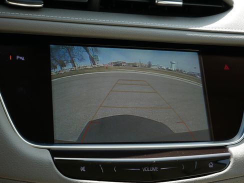 Used 2018 Cadillac XT5 Luxury w/ Driver Awareness Package AWD/4WD image 25