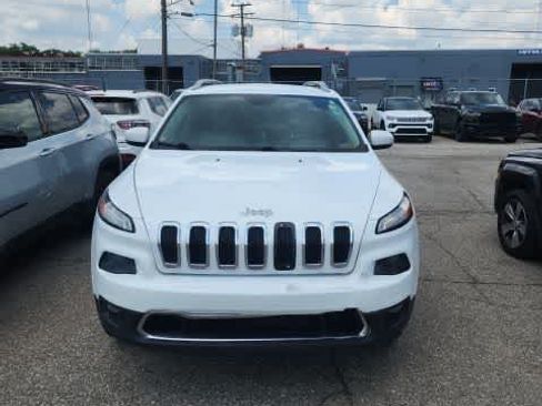 Used 2016 Jeep Cherokee Limited AWD/4WD image 2