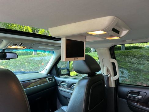Used 2013 GMC Sierra 2500 Denali w/ Suspension Package, Off-Road AWD/4WD image 15
