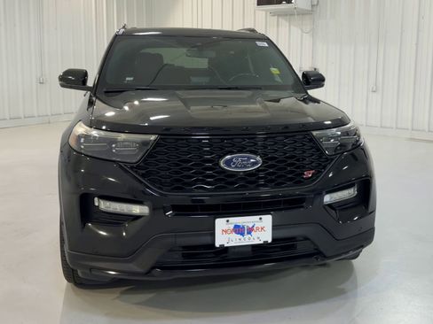 Used 2020 Ford Explorer ST w/ ST Street Pack image 4