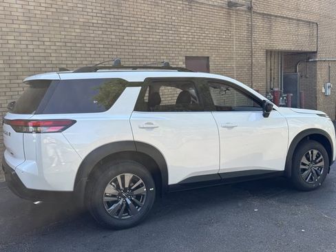 New 2026 Nissan Pathfinder SV AWD/4WD image 11