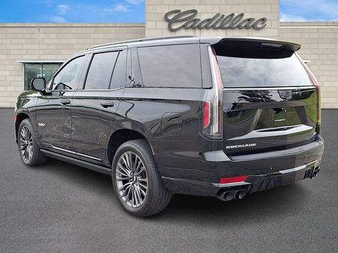 Certified 2024 Cadillac Escalade V AWD/4WD image 4