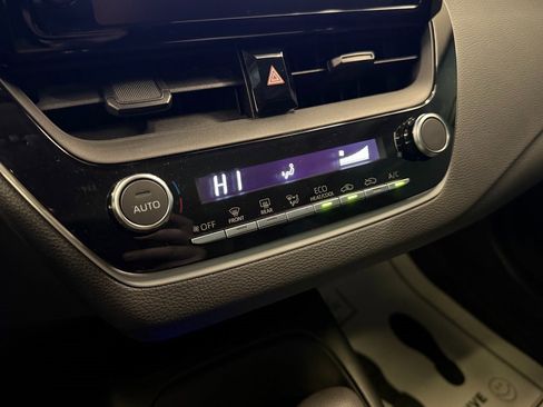 Used 2025 Toyota Corolla LE image 13