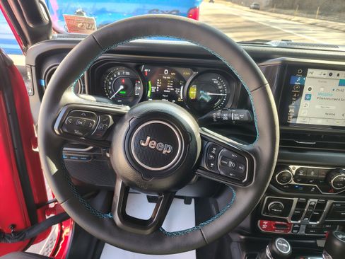 Used 2024 Jeep Wrangler Unlimited Rubicon 4xe image 34