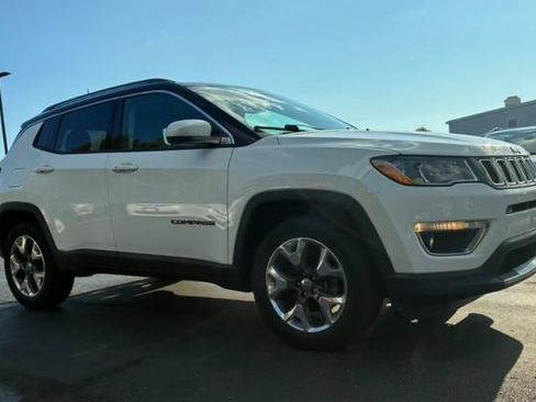 Used 2019 Jeep Compass Limited AWD/4WD image 3