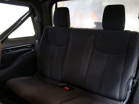 Used 2015 Jeep Wrangler Sport image 12