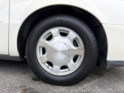 Used 2001 Cadillac De Ville w/ Comfort/Convenience Pkg image 10