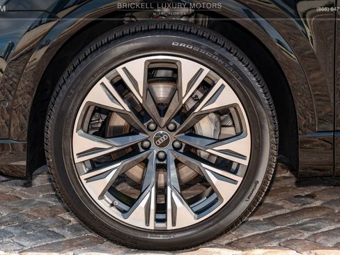 Used 2025 Audi Q8 Prestige image 44