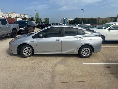 Used 2016 Toyota Prius Two FWD image 5