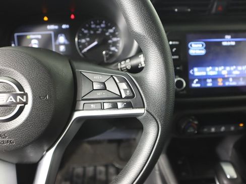 Certified 2022 Nissan Kicks SV image 13