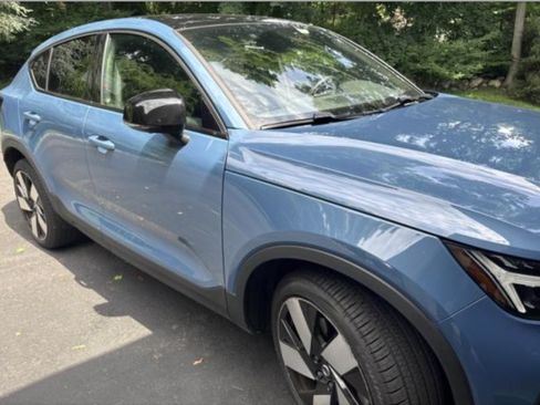 Used 2023 Volvo C40 P8 Recharge Ultimate AWD/4WD image 1
