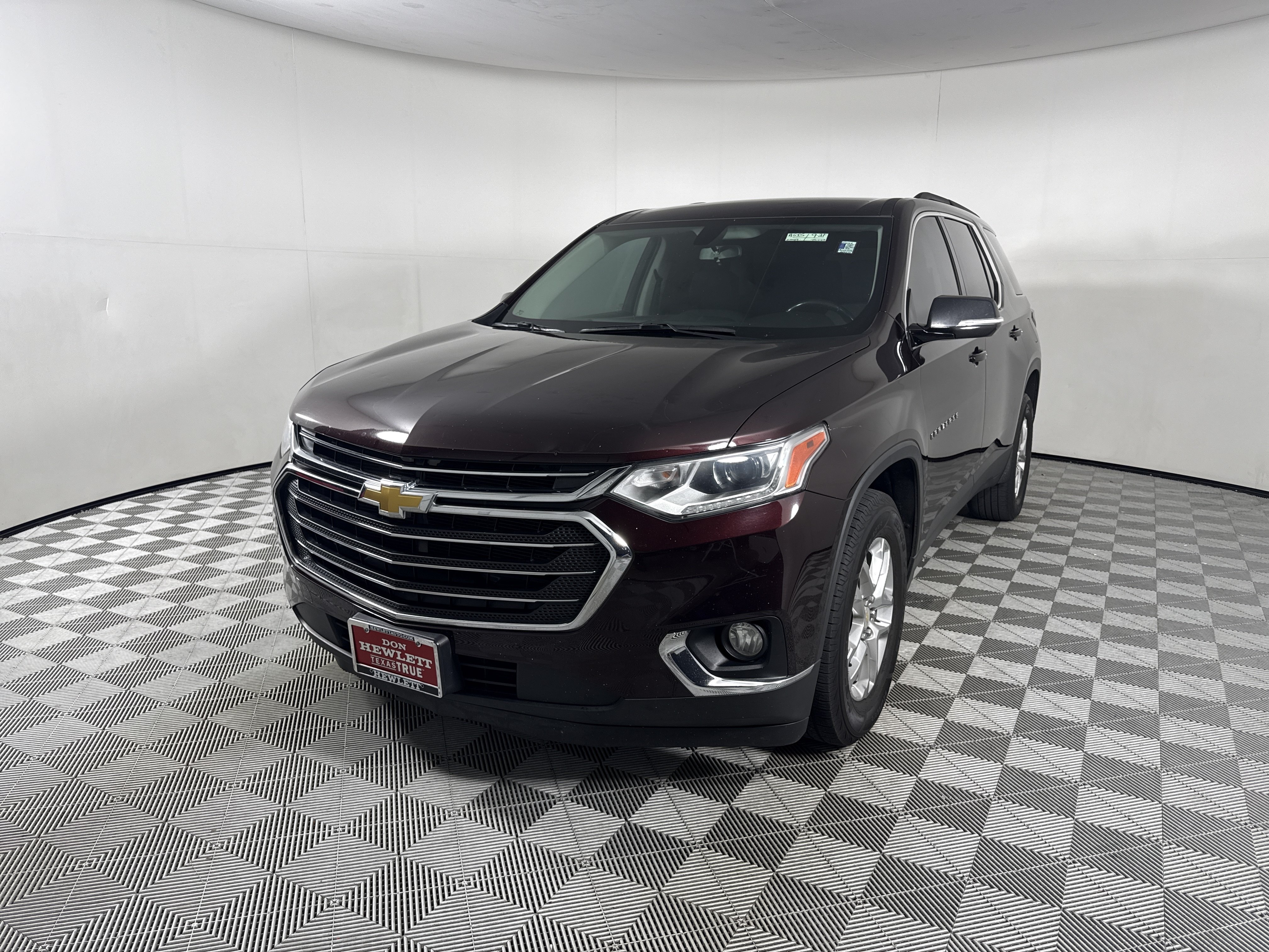 Used 2020 Chevrolet Traverse LT FWD image 1