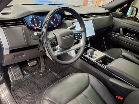 Used 2025 Land Rover Range Rover Long Wheelbase Autobiography AWD/4WD image 19