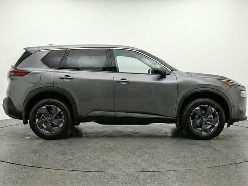 Used 2025 Nissan Rogue SV image 11