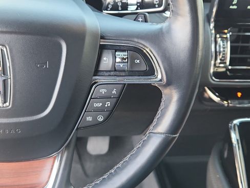 Used 2024 Lincoln Navigator Premiere AWD/4WD image 18
