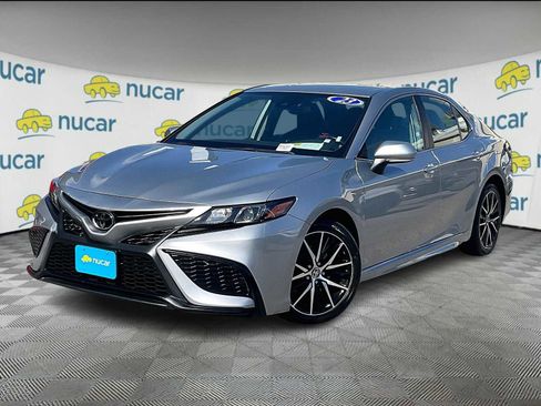 Certified 2023 Toyota Camry SE image 3