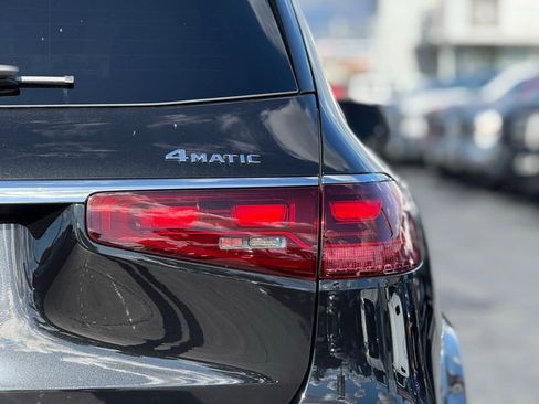 Used 2025 Mercedes-Benz GLS 450 4MATIC image 10