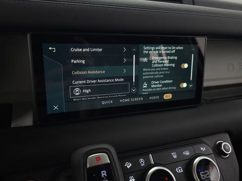 Used 2024 Land Rover Defender 110 S image 26