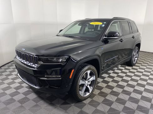 Used 2022 Jeep Grand Cherokee Limited 4xe w/ Luxury Tech Group II image 12