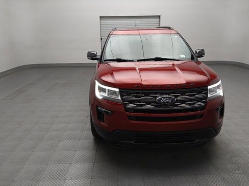 Used 2018 Ford Explorer XLT w/ Equipment Group 202A FWD image 14