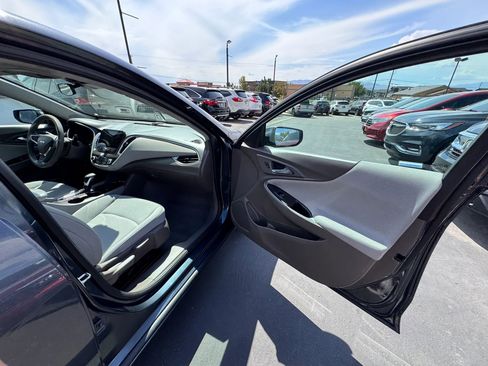 Used 2021 Chevrolet Malibu LT image 27