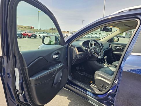 Used 2016 Jeep Cherokee Limited AWD/4WD image 18