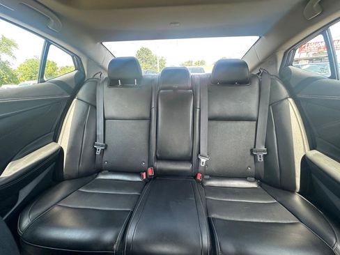 Used 2019 Nissan Maxima 3.5 SL w/ Floor Mat Group FWD image 12