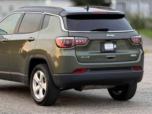 Used 2020 Jeep Compass Latitude w/ Cold Weather Group AWD/4WD image 16