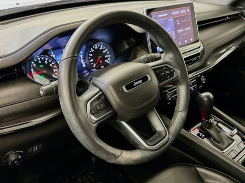 Used 2022 Jeep Compass Altitude w/ Sun and Sound Group image 18