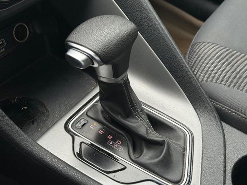 Used 2019 Kia Niro LX image 17