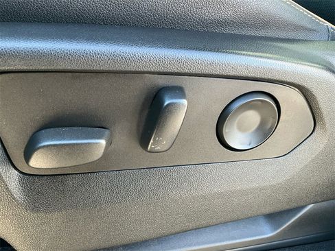 Used 2023 GMC Yukon XL AT4 w/ Technology Package image 30