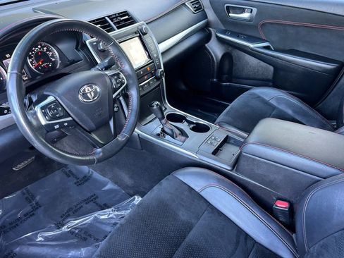 Used 2015 Toyota Camry XSE w/ Advanced Technology Package image 11