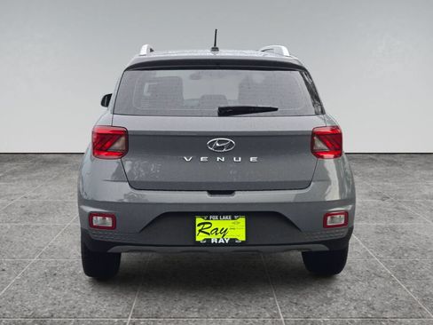 Used 2023 Hyundai Venue SEL FWD image 8